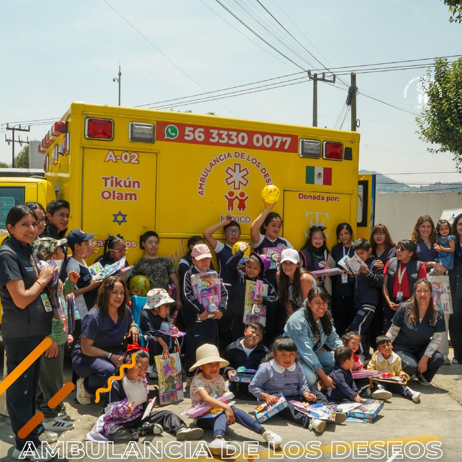 Entrega de juguetes en DIF Huixquilucan