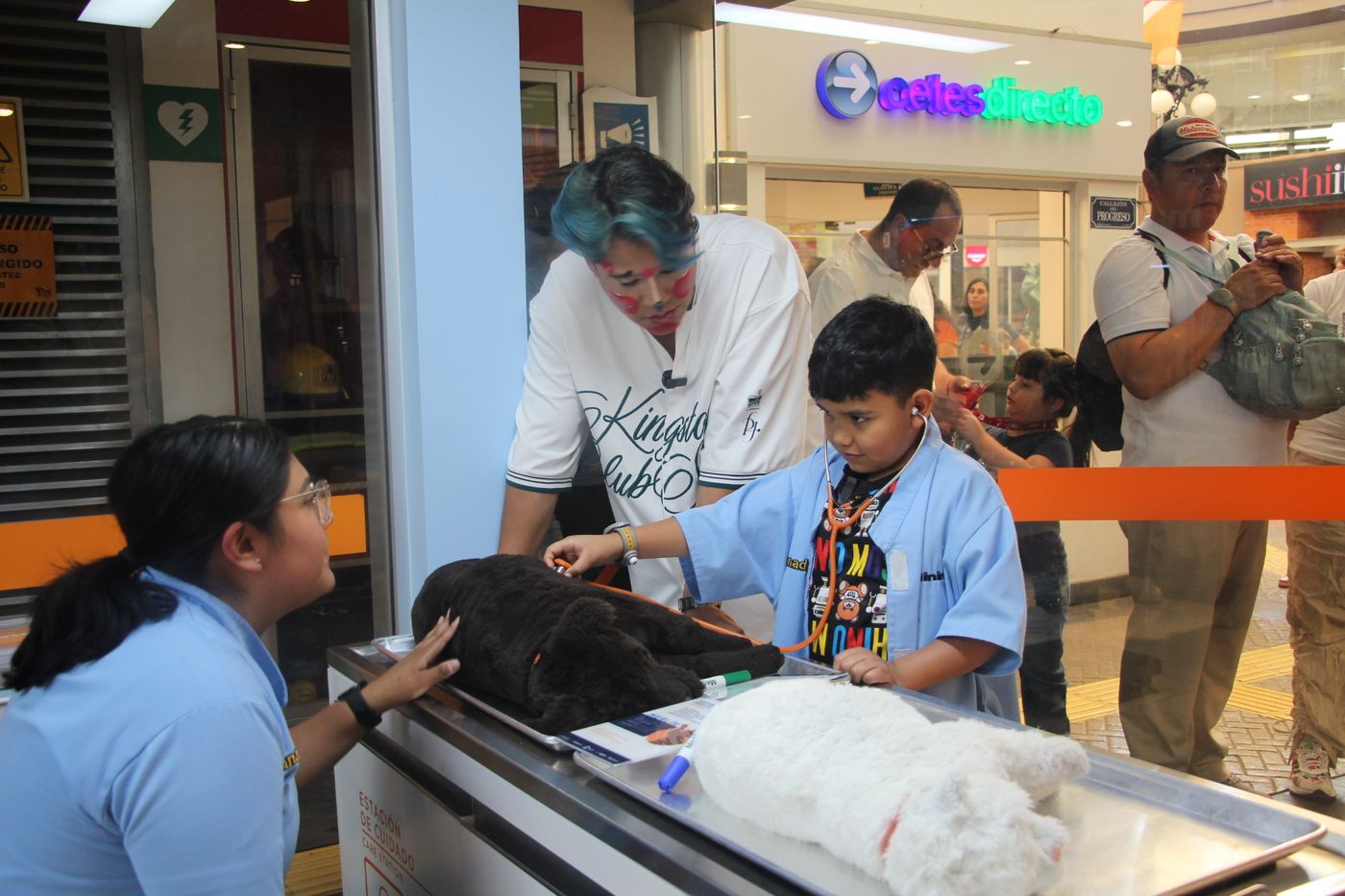 Christian y el deseo de vivir KidZania con Chilin y Pikin — fotografía 8