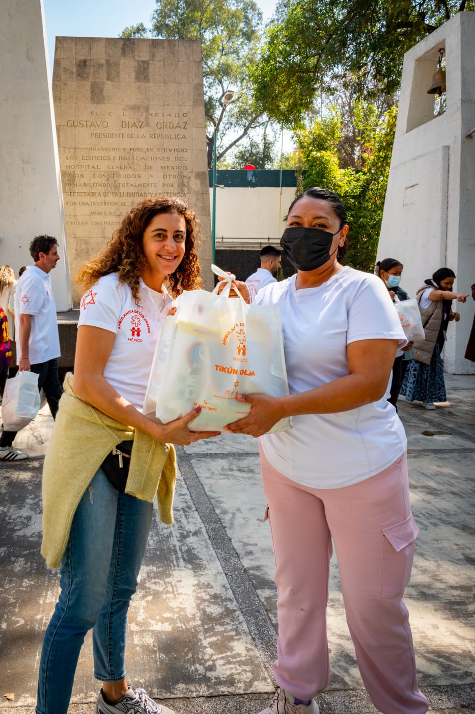 Entrega de 1,200 despensas en el Hospital General — fotografía 7