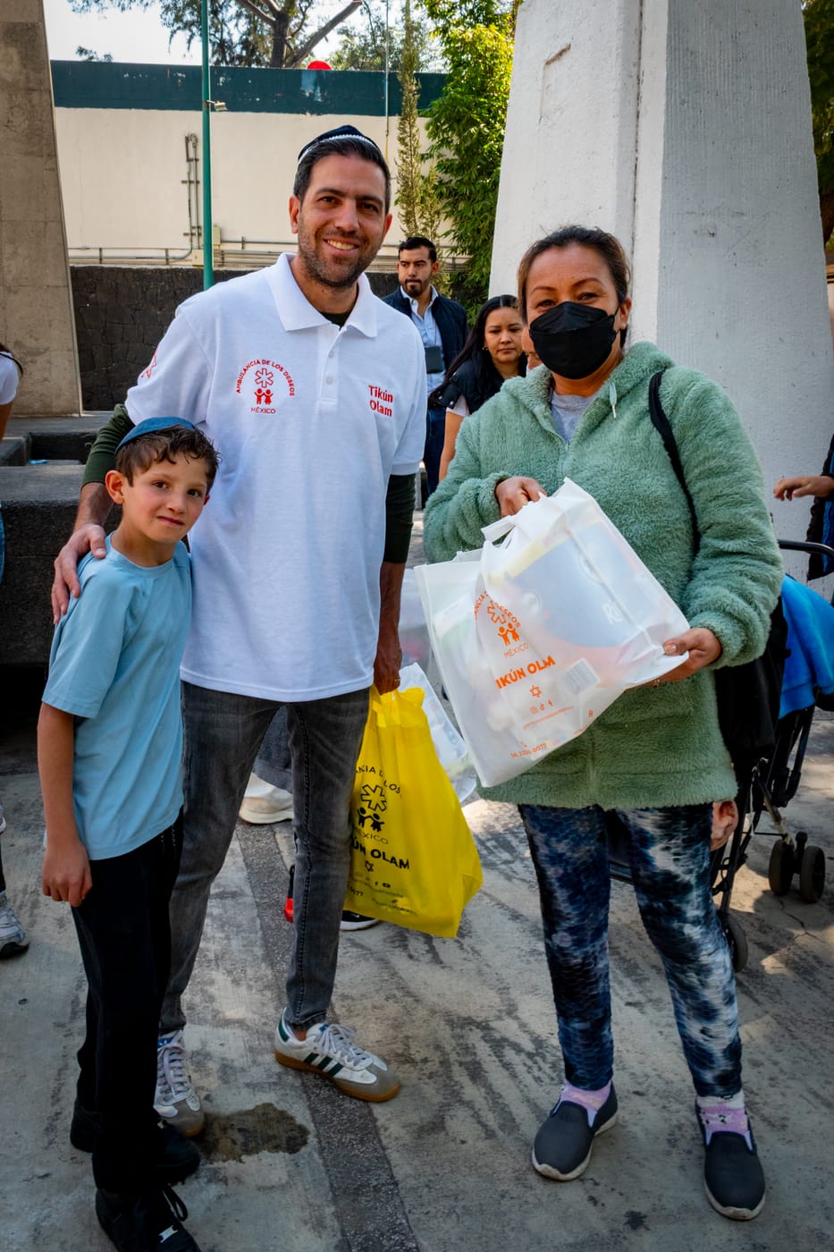 Entrega de 1,200 despensas en el Hospital General — fotografía 8
