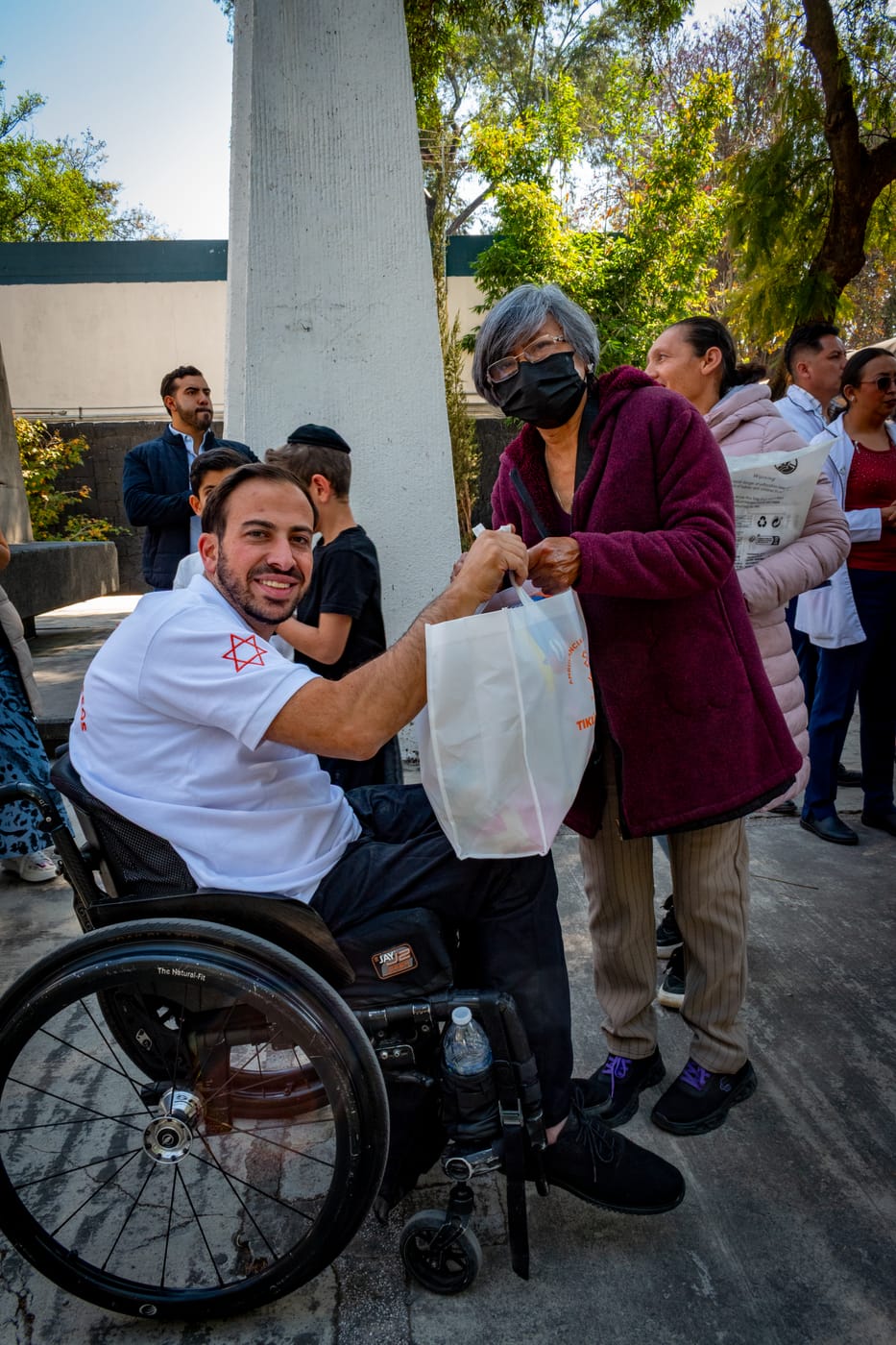 Entrega de 1,200 despensas en el Hospital General — fotografía 9