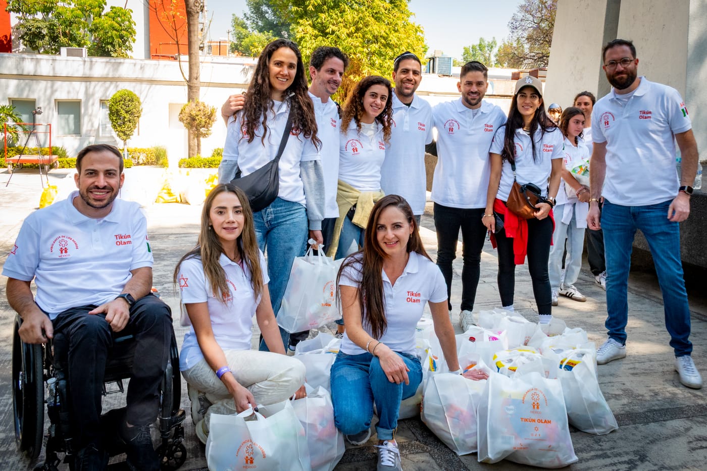 Entrega de 1,200 despensas en el Hospital General — fotografía 10