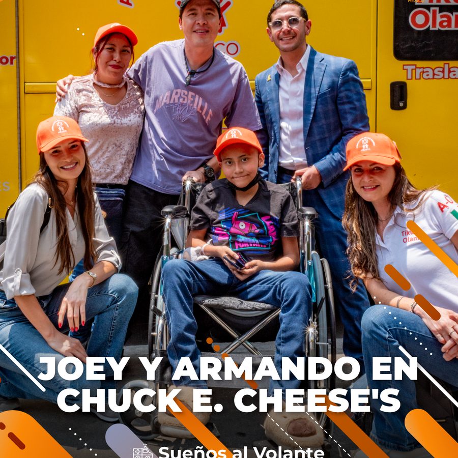 Joey vivió un día de diversión en Chuck E. Cheese junto a Armando Hernández