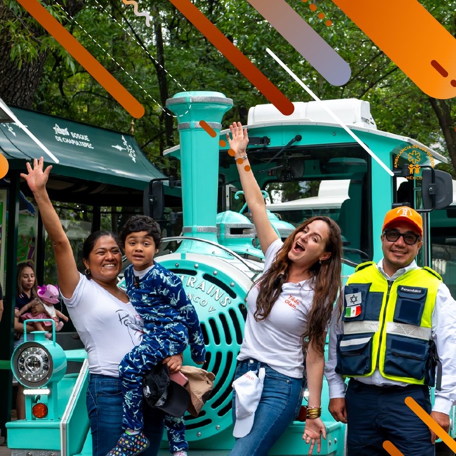 Leo cumplió su sueño de subirse al emblemático tren de Chapultepec